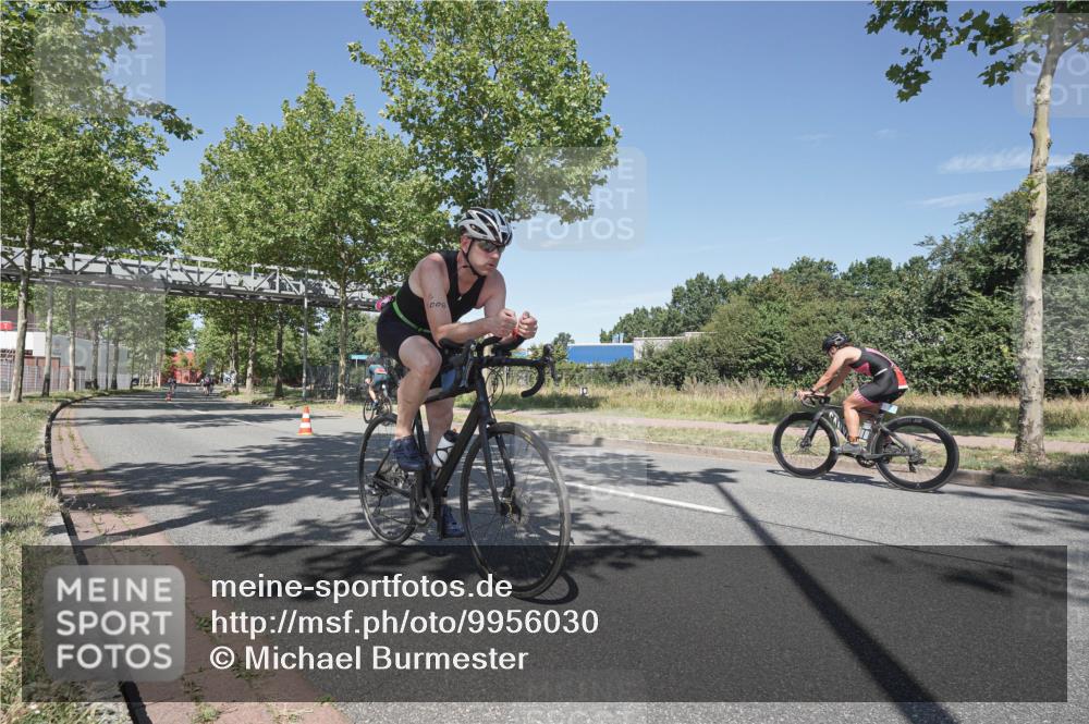 09.08.2026 - GEWOBA Citytriathlon Bremen Michael Burmester http://msf.ph/oto/9956030 09.08.2026 12:32:39 Radfahren 590, 594, 874, 921, 983, 1008 meine-sportfotos.de