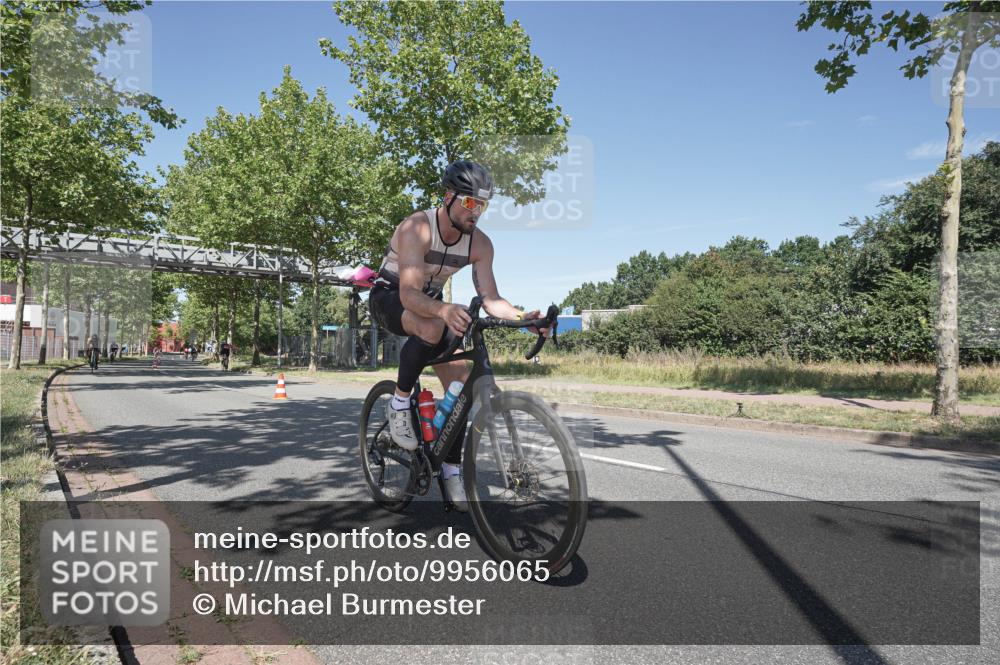 09.08.2026 - GEWOBA Citytriathlon Bremen Michael Burmester http://msf.ph/oto/9956065 09.08.2026 12:33:52 Radfahren 648, 750, 784, 914, 932, 1006, 1158 meine-sportfotos.de
