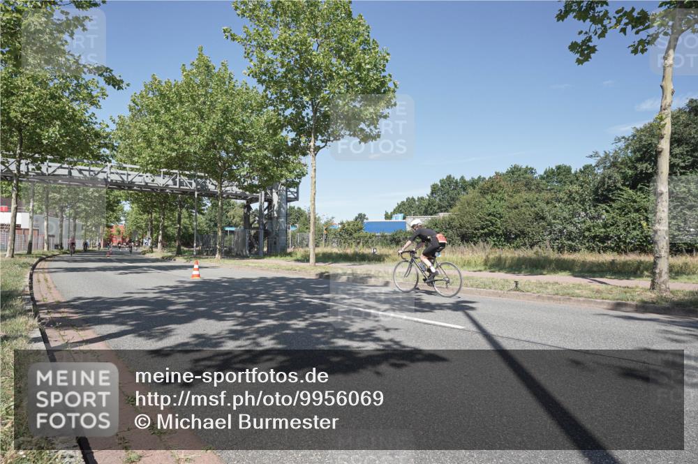 09.08.2026 - GEWOBA Citytriathlon Bremen Michael Burmester http://msf.ph/oto/9956069 09.08.2026 12:33:57 Radfahren 655, 750, 877, 914, 932, 1158 meine-sportfotos.de