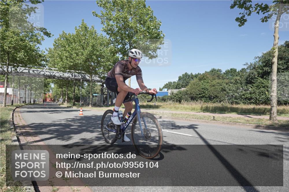 09.08.2026 - GEWOBA Citytriathlon Bremen Michael Burmester http://msf.ph/oto/9956104 09.08.2026 12:34:50 Radfahren 557, 638, 756, 757, 855, 939, 1145 meine-sportfotos.de