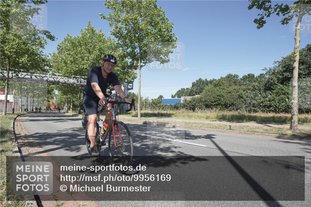 09.08.2026 - GEWOBA Citytriathlon Bremen Michael Burmester http://msf.ph/oto/9956169 09.08.2026 12:36:20 Radfahren 560, 562, 565, 668, 673, 682, 748, 749, 780, 781, 864, 948, 1110, 1119, 1139 meine-sportfotos.de