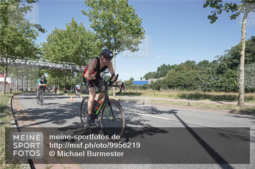 09.08.2026 - GEWOBA Citytriathlon Bremen Michael Burmester http://msf.ph/oto/9956219 09.08.2026 12:37:31 Radfahren 604, 627, 639, 678, 727, 792, 816, 839, 935, 938, 1109 meine-sportfotos.de