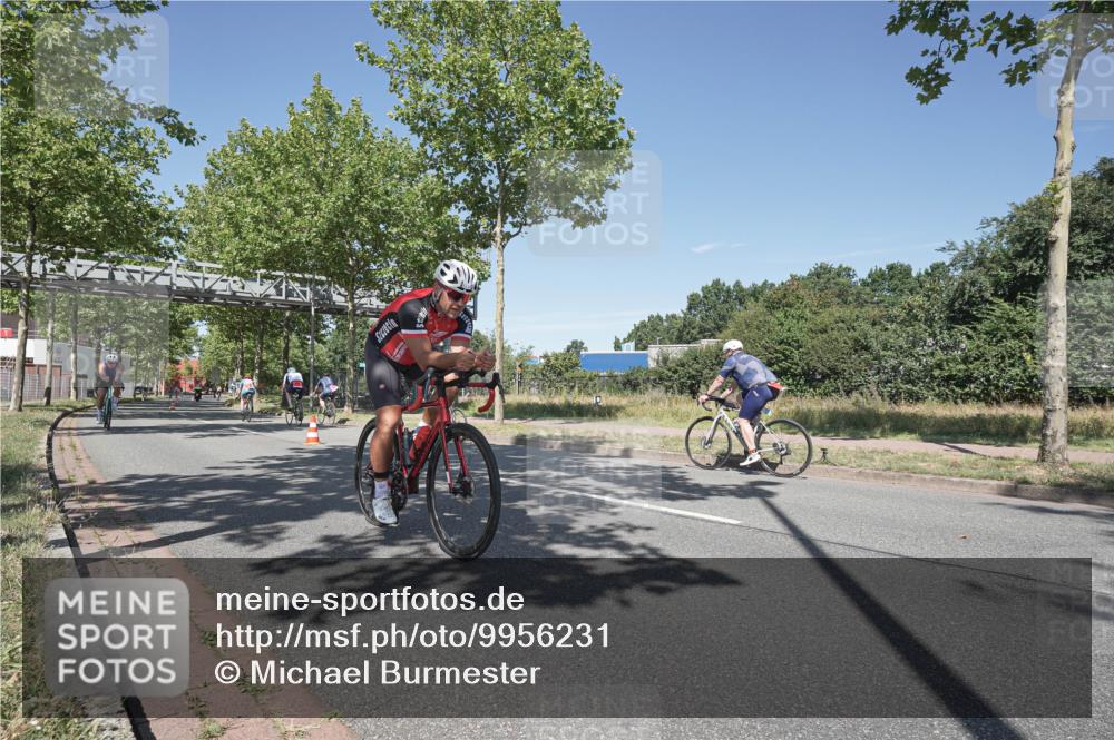09.08.2026 - GEWOBA Citytriathlon Bremen Michael Burmester http://msf.ph/oto/9956231 09.08.2026 12:37:51 Radfahren 559, 571, 639, 687, 745, 1114 meine-sportfotos.de