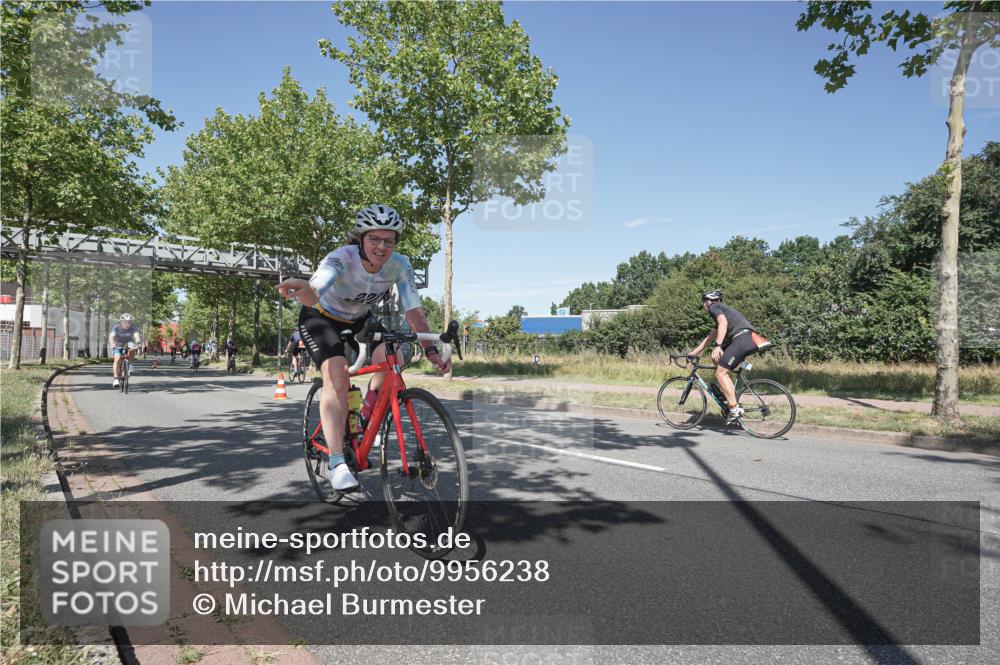 09.08.2026 - GEWOBA Citytriathlon Bremen Michael Burmester http://msf.ph/oto/9956238 09.08.2026 12:38:02 Radfahren 559, 571, 687, 763, 806, 897, 911, 960, 1017, 1113, 1114 meine-sportfotos.de
