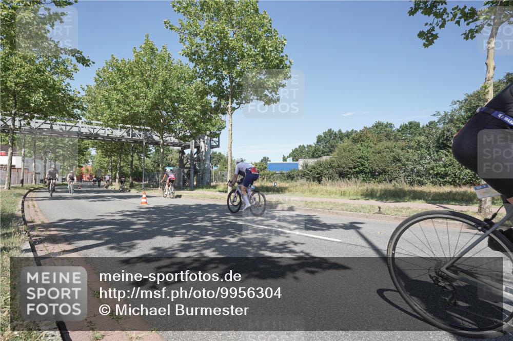 09.08.2026 - GEWOBA Citytriathlon Bremen Michael Burmester http://msf.ph/oto/9956304 09.08.2026 12:39:45 Radfahren 612, 693, 834, 840, 871, 896, 923, 998, 1154 meine-sportfotos.de
