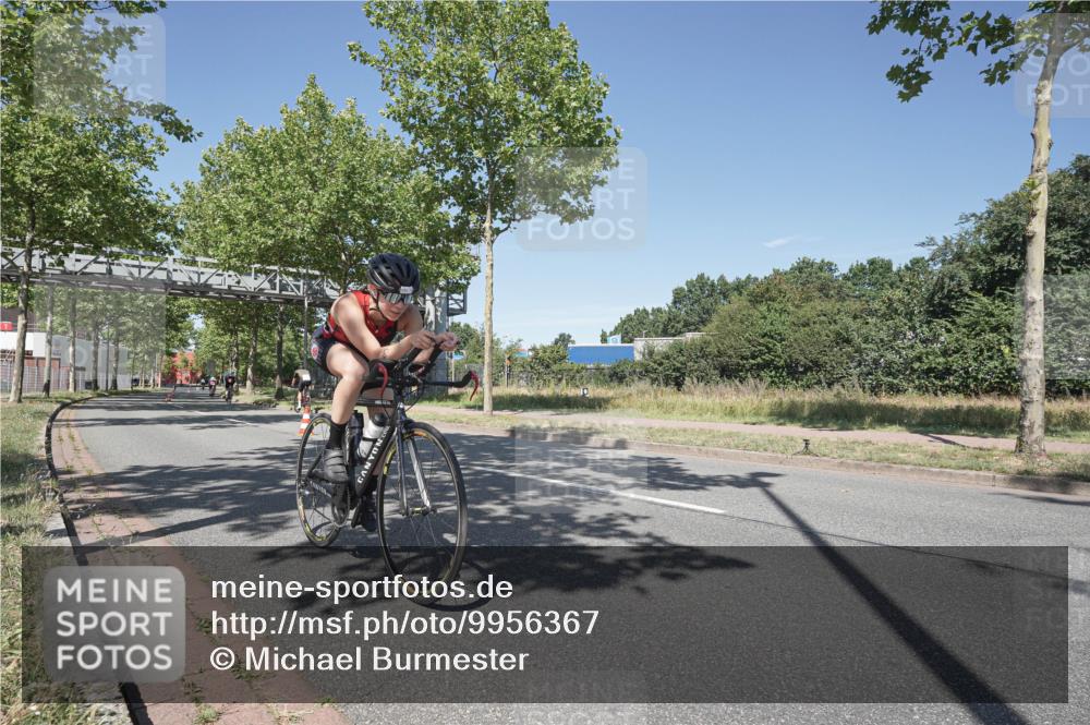 09.08.2026 - GEWOBA Citytriathlon Bremen Michael Burmester http://msf.ph/oto/9956367 09.08.2026 12:41:06 Radfahren 586, 800, 848, 889, 956, 1131 meine-sportfotos.de