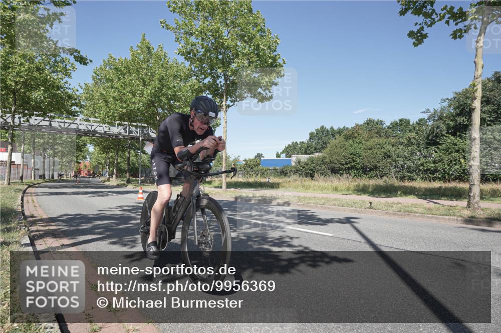 09.08.2026 - GEWOBA Citytriathlon Bremen Michael Burmester http://msf.ph/oto/9956369 09.08.2026 12:41:16 Radfahren 702, 858, 889, 956, 982, 1131 meine-sportfotos.de