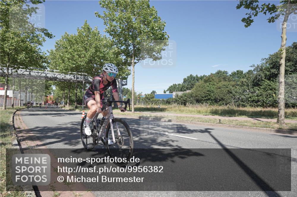 09.08.2026 - GEWOBA Citytriathlon Bremen Michael Burmester http://msf.ph/oto/9956382 09.08.2026 12:41:35 Radfahren 548, 602, 711, 740, 766, 767, 873, 915, 933, 940, 982, 1020, 1121, 1159 meine-sportfotos.de