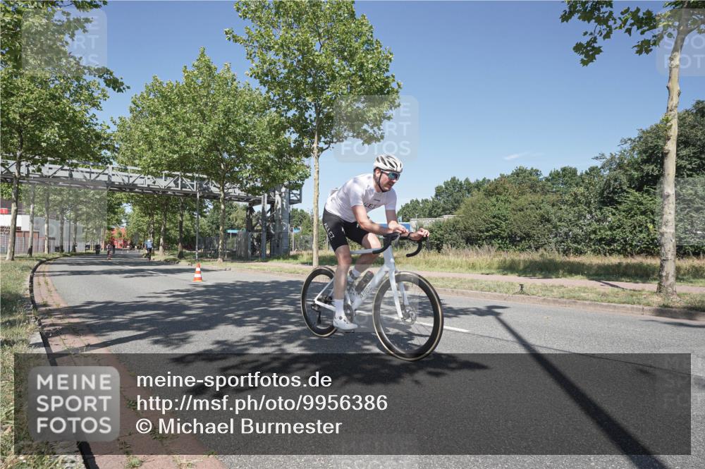 09.08.2026 - GEWOBA Citytriathlon Bremen Michael Burmester http://msf.ph/oto/9956386 09.08.2026 12:41:39 Radfahren 602, 731, 740, 766, 767, 873, 915, 933, 940, 1020, 1121, 1159 meine-sportfotos.de