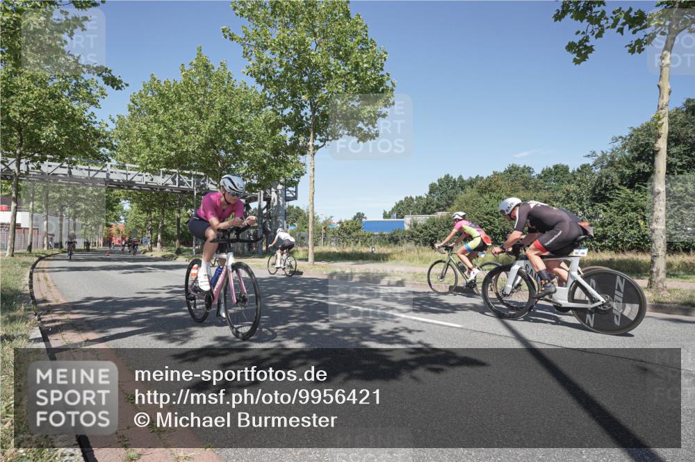 09.08.2026 - GEWOBA Citytriathlon Bremen Michael Burmester http://msf.ph/oto/9956421 09.08.2026 12:42:38 Radfahren 681, 720, 768, 870, 885, 966 meine-sportfotos.de