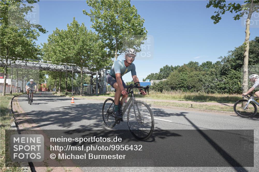09.08.2026 - GEWOBA Citytriathlon Bremen Michael Burmester http://msf.ph/oto/9956432 09.08.2026 12:43:00 Radfahren 543, 588, 649, 785, 890, 942, 1010, 1104, 1140 meine-sportfotos.de