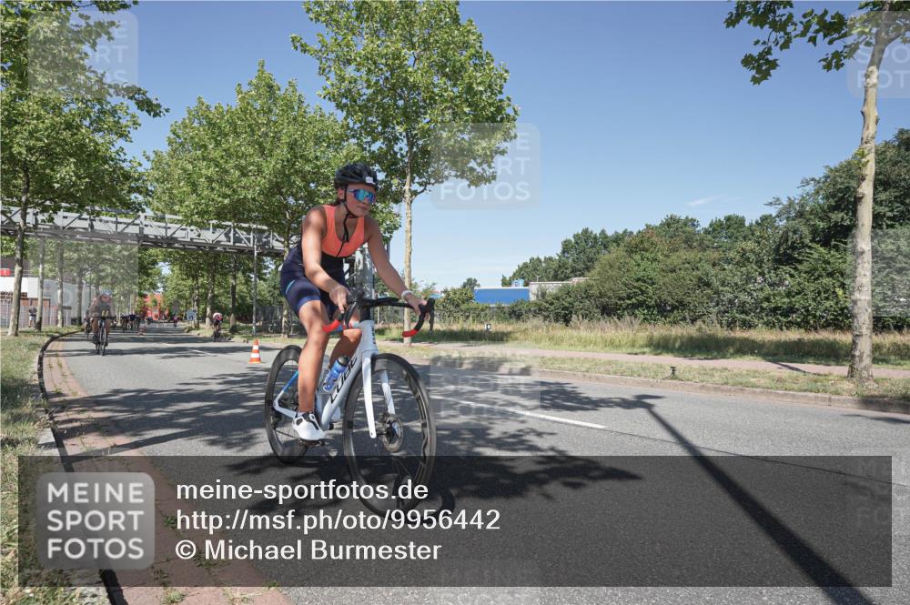 09.08.2026 - GEWOBA Citytriathlon Bremen Michael Burmester http://msf.ph/oto/9956442 09.08.2026 12:43:17 Radfahren 546, 558, 621, 674, 700, 732, 859, 887, 898, 944, 945, 989, 991, 996, 1108 meine-sportfotos.de