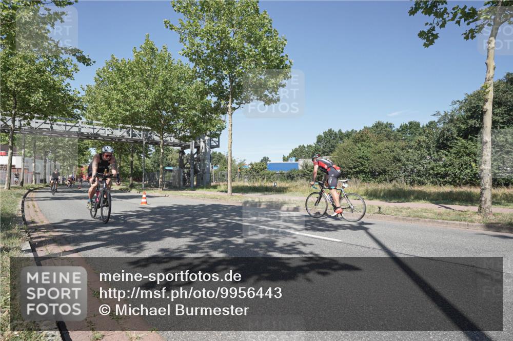09.08.2026 - GEWOBA Citytriathlon Bremen Michael Burmester http://msf.ph/oto/9956443 09.08.2026 12:43:18 Radfahren 546, 558, 621, 674, 700, 732, 859, 887, 898, 944, 945, 989, 991, 996, 1105, 1108 meine-sportfotos.de