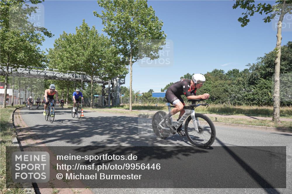 09.08.2026 - GEWOBA Citytriathlon Bremen Michael Burmester http://msf.ph/oto/9956446 09.08.2026 12:43:21 Radfahren 546, 558, 621, 643, 674, 700, 732, 859, 887, 898, 944, 945, 989, 991, 996, 1105, 1108 meine-sportfotos.de