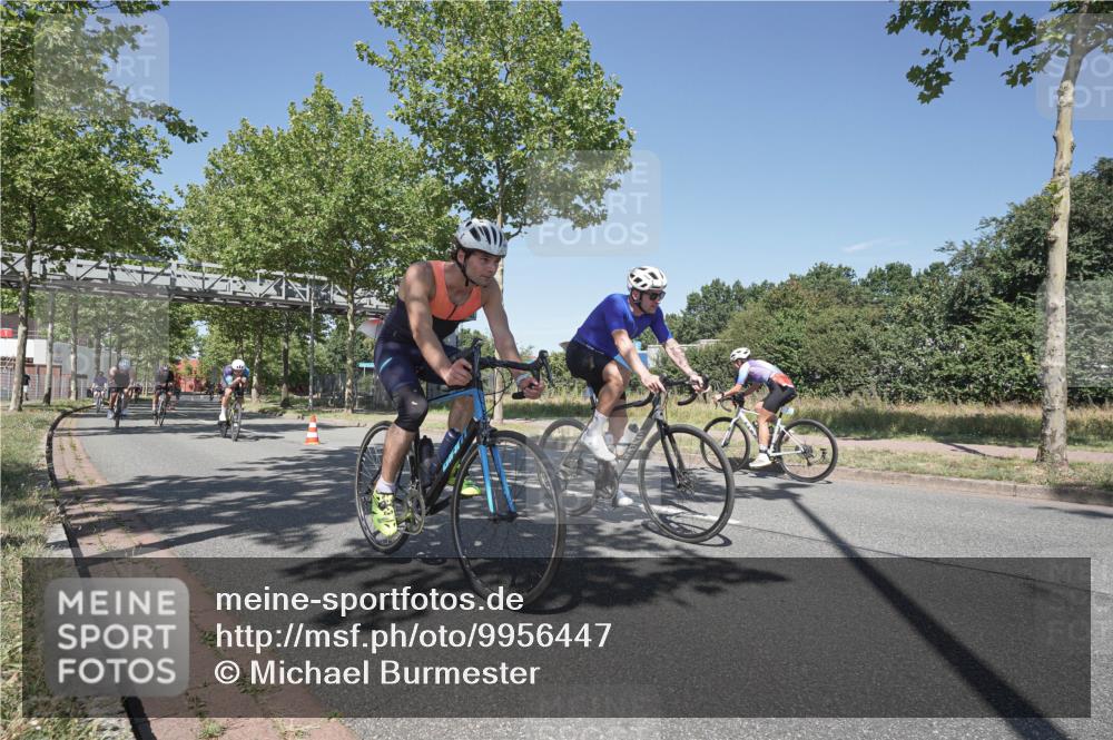 09.08.2026 - GEWOBA Citytriathlon Bremen Michael Burmester http://msf.ph/oto/9956447 09.08.2026 12:43:21 Radfahren 546, 558, 621, 643, 674, 700, 732, 859, 887, 898, 944, 945, 989, 991, 996, 1105, 1108 meine-sportfotos.de