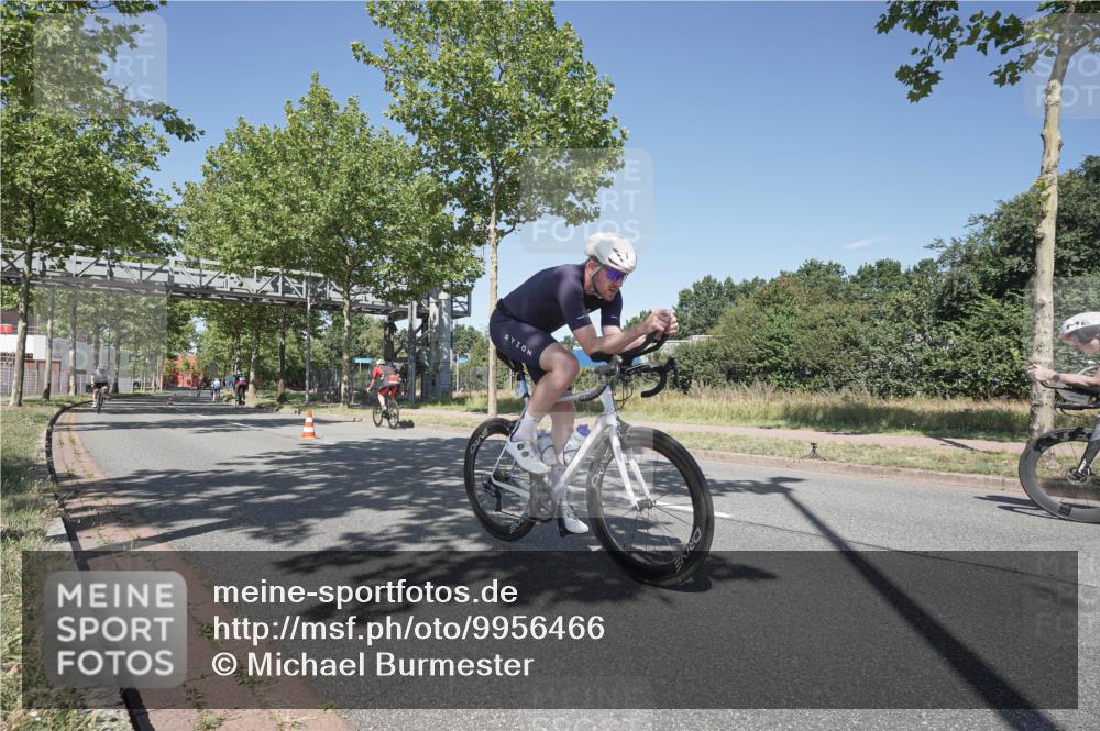 09.08.2026 - GEWOBA Citytriathlon Bremen Michael Burmester http://msf.ph/oto/9956466 09.08.2026 12:43:45 Radfahren 633, 712, 797, 1125 meine-sportfotos.de