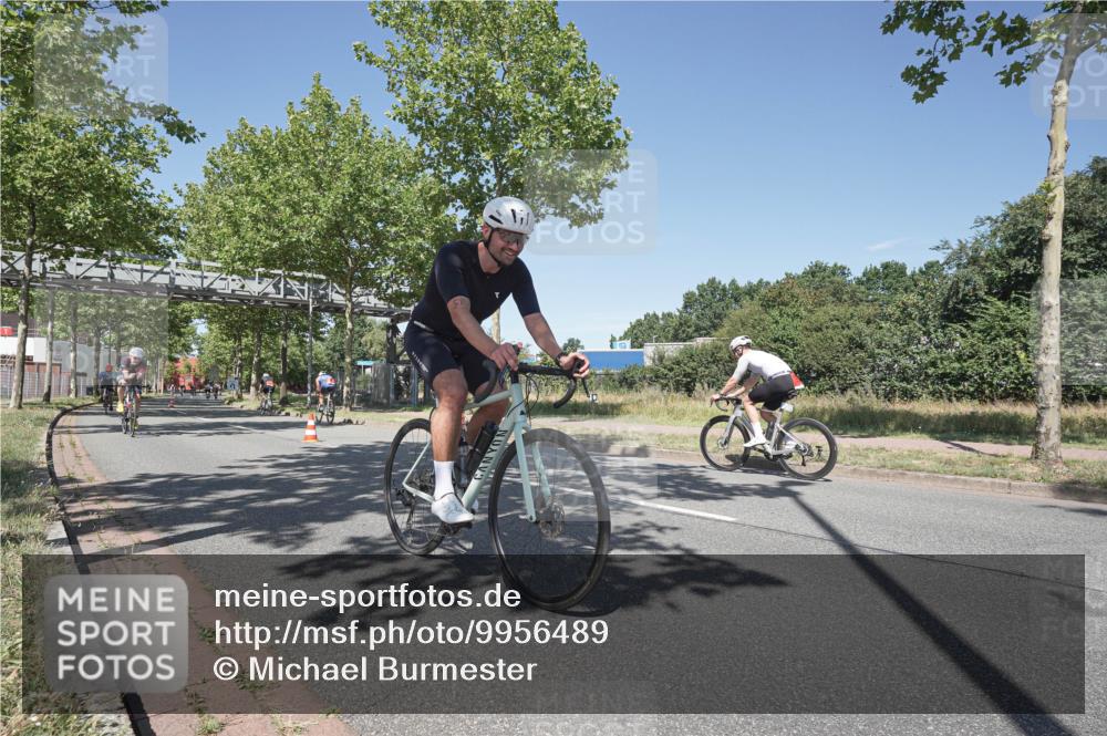 09.08.2026 - GEWOBA Citytriathlon Bremen Michael Burmester http://msf.ph/oto/9956489 09.08.2026 12:44:22 Radfahren 587, 629, 658, 660, 714, 854, 957, 974, 1014, 1106, 1122 meine-sportfotos.de