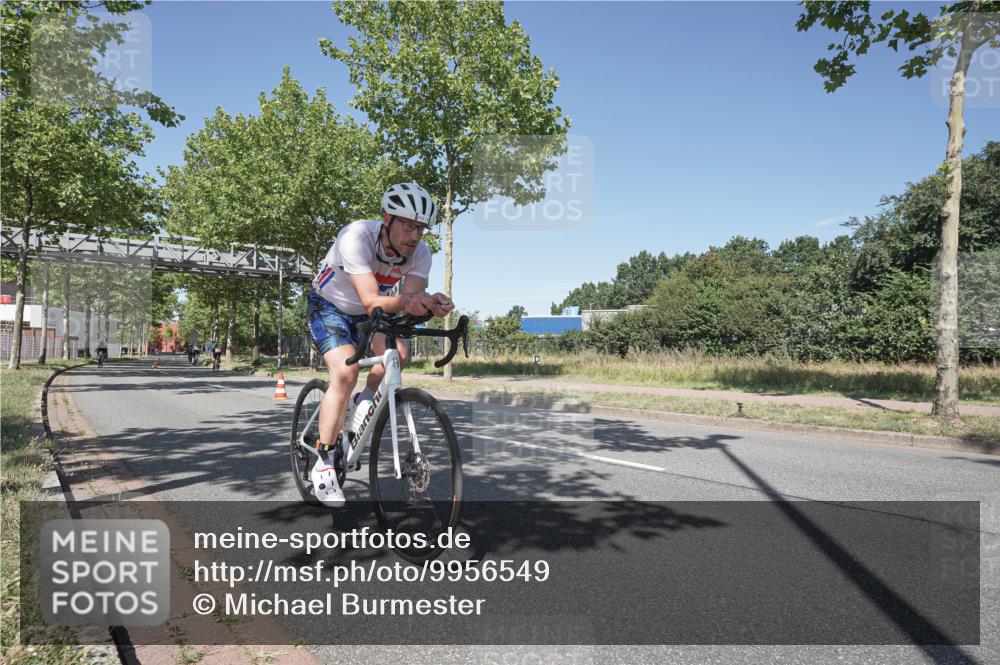 09.08.2026 - GEWOBA Citytriathlon Bremen Michael Burmester http://msf.ph/oto/9956549 09.08.2026 12:45:31 Radfahren 551, 585, 738, 764, 828, 1001, 1004 meine-sportfotos.de