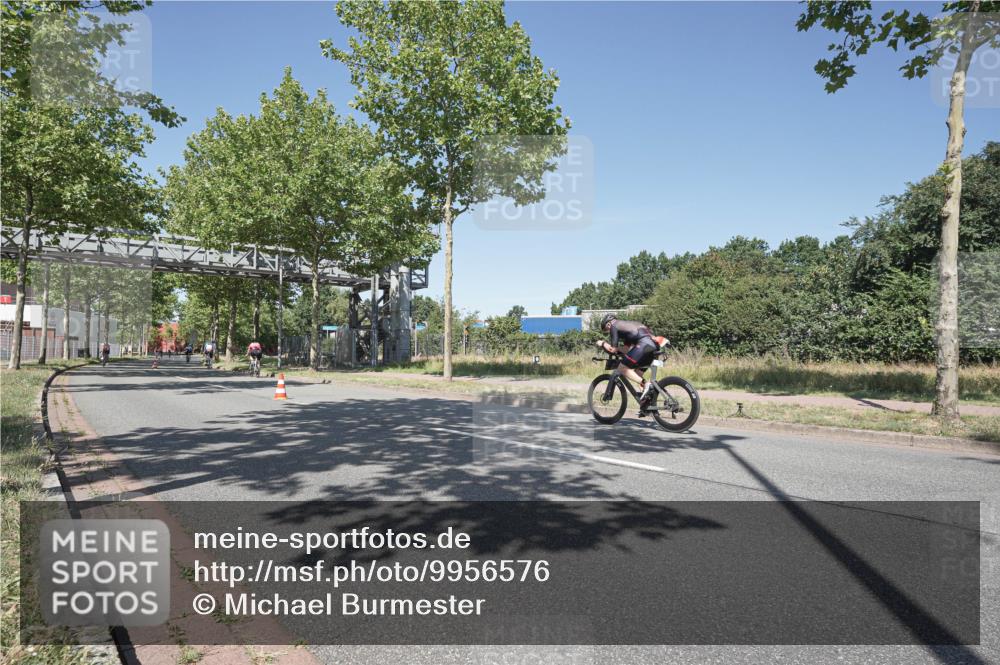 09.08.2026 - GEWOBA Citytriathlon Bremen Michael Burmester http://msf.ph/oto/9956576 09.08.2026 12:46:33 Radfahren 575, 650, 652, 835, 958 meine-sportfotos.de