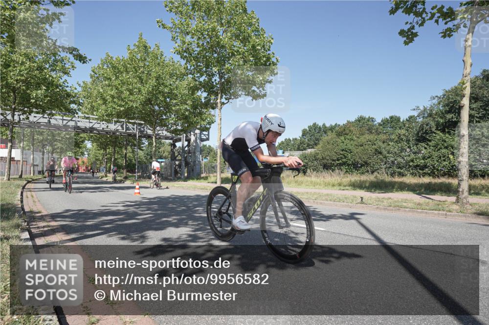 09.08.2026 - GEWOBA Citytriathlon Bremen Michael Burmester http://msf.ph/oto/9956582 09.08.2026 12:46:42 Radfahren 112, 579, 591, 650, 652, 692 meine-sportfotos.de