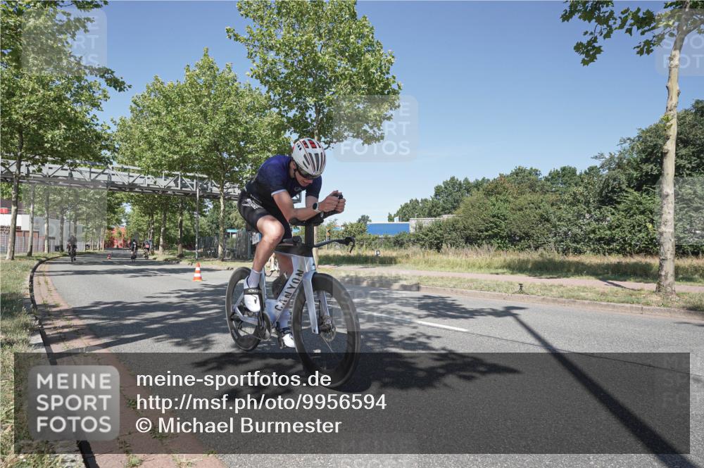 09.08.2026 - GEWOBA Citytriathlon Bremen Michael Burmester http://msf.ph/oto/9956594 09.08.2026 12:47:00 Radfahren 112, 580, 591, 616, 692, 697 meine-sportfotos.de