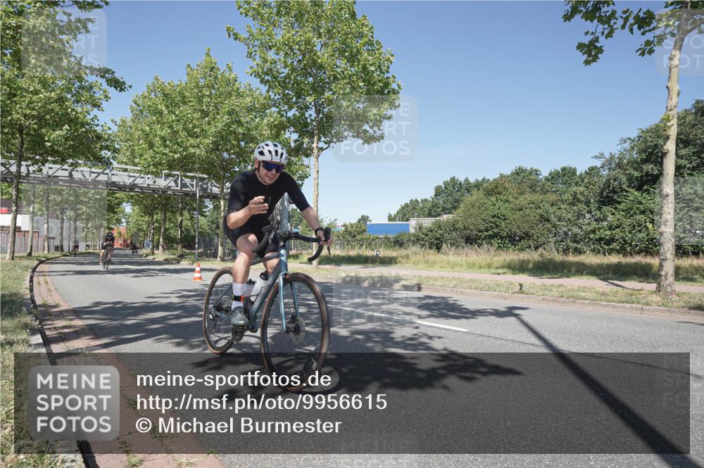 09.08.2026 - GEWOBA Citytriathlon Bremen Michael Burmester http://msf.ph/oto/9956615 09.08.2026 12:47:41 Radfahren 593, 619, 642, 719, 735, 747 meine-sportfotos.de