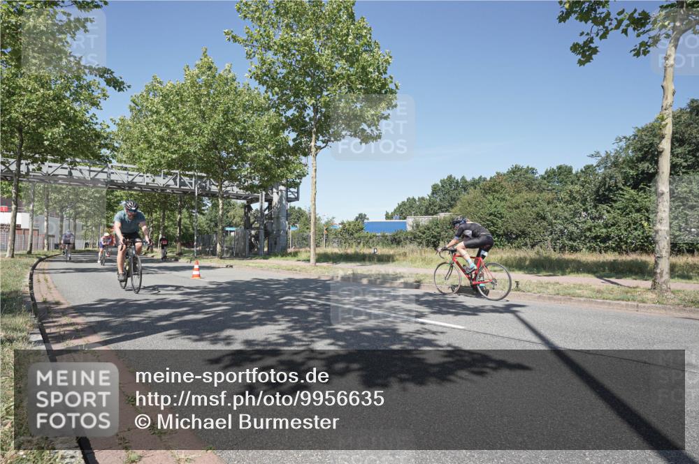09.08.2026 - GEWOBA Citytriathlon Bremen Michael Burmester http://msf.ph/oto/9956635 09.08.2026 12:48:07 Radfahren 547, 563, 683, 688, 811, 883, 955, 1103, 1116 meine-sportfotos.de