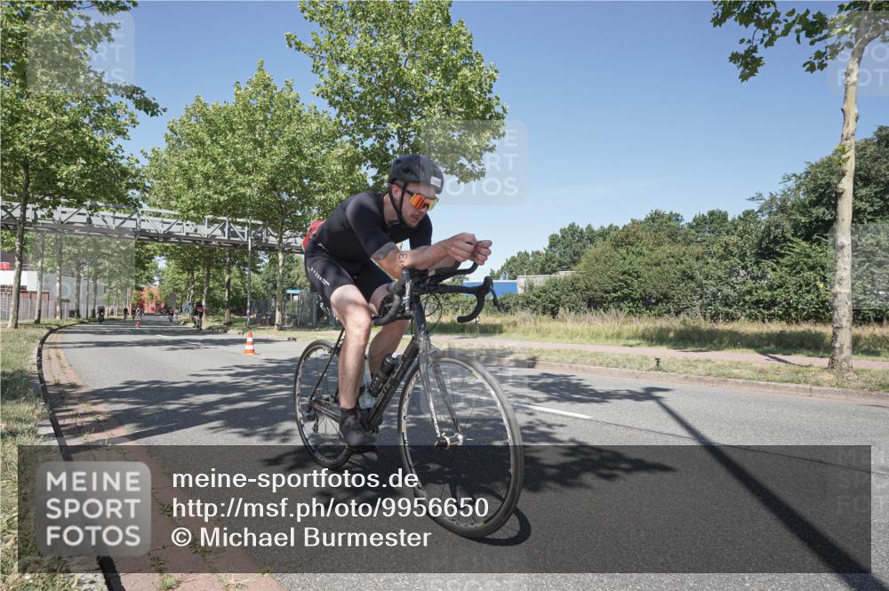 09.08.2026 - GEWOBA Citytriathlon Bremen Michael Burmester http://msf.ph/oto/9956650 09.08.2026 12:48:33 Radfahren 544, 561, 605, 613, 645, 769, 795, 822 meine-sportfotos.de