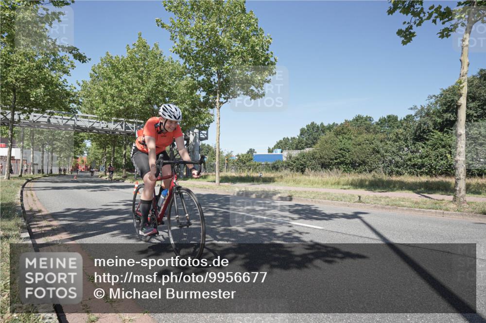 09.08.2026 - GEWOBA Citytriathlon Bremen Michael Burmester http://msf.ph/oto/9956677 09.08.2026 12:49:12 Radfahren 647, 724, 765, 905, 999, 1141 meine-sportfotos.de