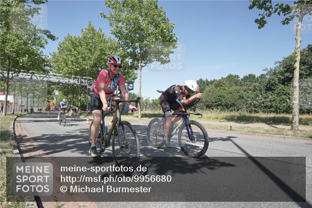 09.08.2026 - GEWOBA Citytriathlon Bremen Michael Burmester http://msf.ph/oto/9956680 09.08.2026 12:49:19 Radfahren 569, 583, 647, 757, 765, 905, 999, 1160 meine-sportfotos.de