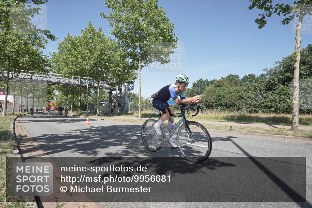 09.08.2026 - GEWOBA Citytriathlon Bremen Michael Burmester http://msf.ph/oto/9956681 09.08.2026 12:49:20 Radfahren 569, 583, 647, 757, 765, 905, 999, 1160 meine-sportfotos.de