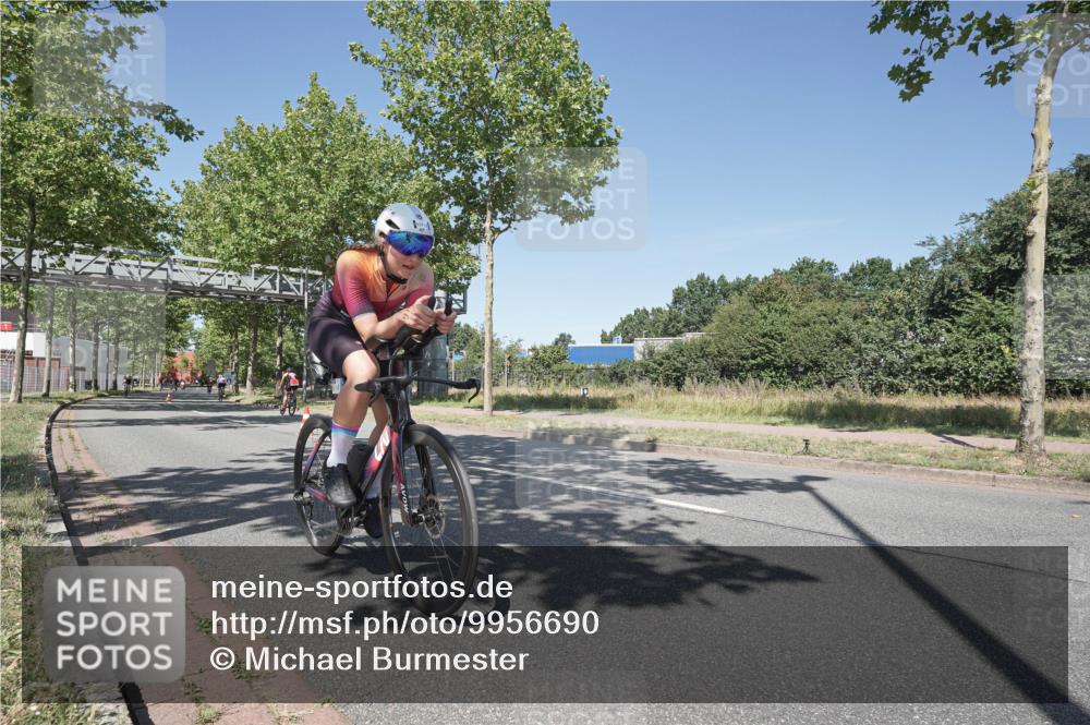 09.08.2026 - GEWOBA Citytriathlon Bremen Michael Burmester http://msf.ph/oto/9956690 09.08.2026 12:49:37 Radfahren 583, 680, 710, 803, 852, 924, 963, 983, 1150 meine-sportfotos.de