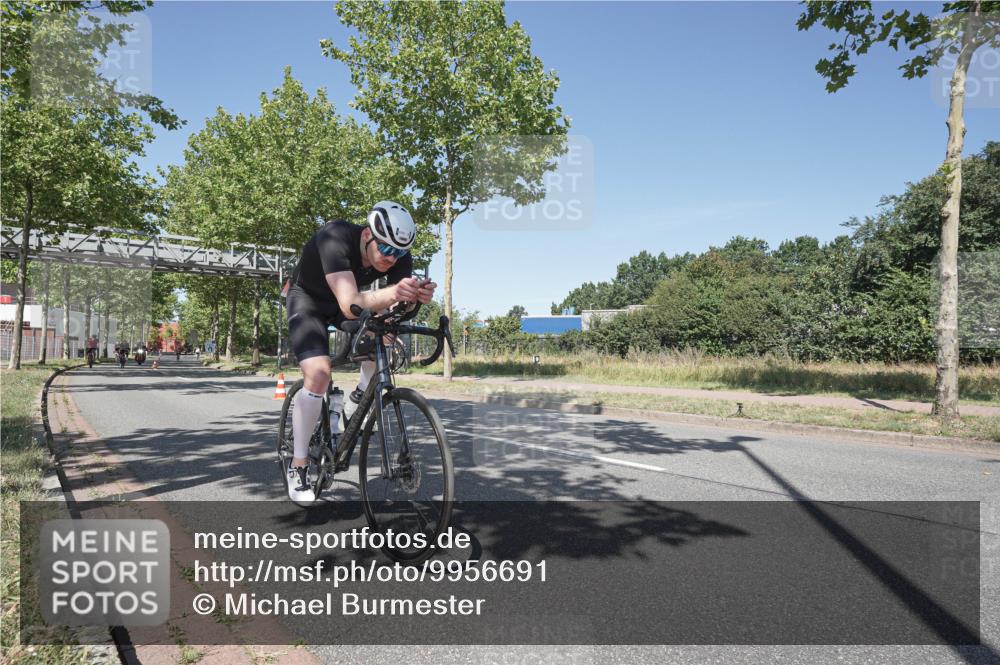 09.08.2026 - GEWOBA Citytriathlon Bremen Michael Burmester http://msf.ph/oto/9956691 09.08.2026 12:49:42 Radfahren 680, 710, 803, 852, 874, 924, 963, 983, 1150 meine-sportfotos.de