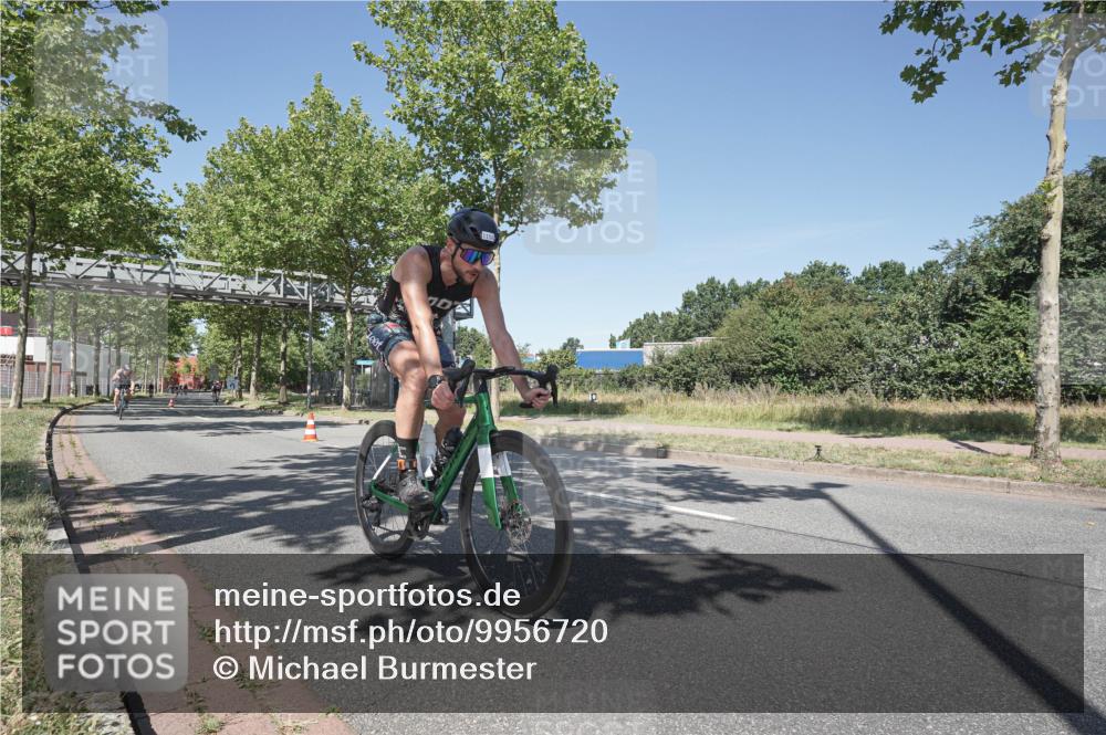 09.08.2026 - GEWOBA Citytriathlon Bremen Michael Burmester http://msf.ph/oto/9956720 09.08.2026 12:50:31 Radfahren 648, 737, 794, 964, 993, 1158 meine-sportfotos.de