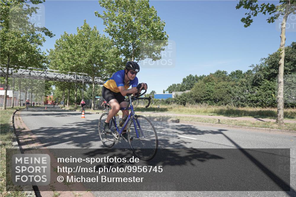 09.08.2026 - GEWOBA Citytriathlon Bremen Michael Burmester http://msf.ph/oto/9956745 09.08.2026 12:51:08 Radfahren 606, 808, 884, 987, 1133 meine-sportfotos.de