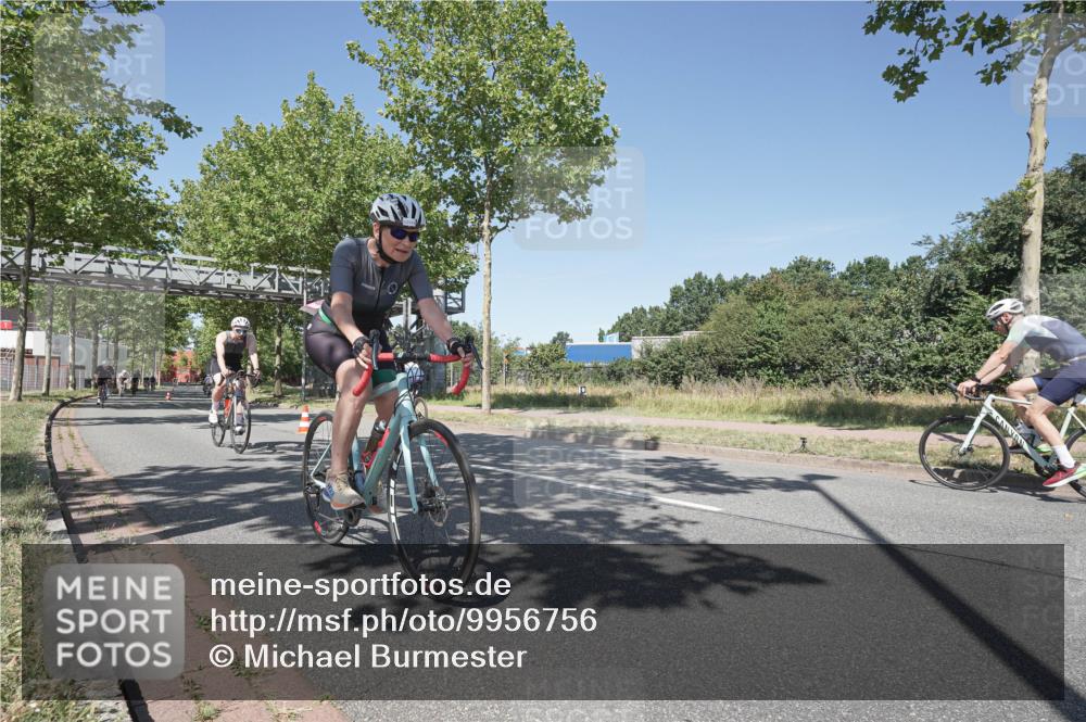 09.08.2026 - GEWOBA Citytriathlon Bremen Michael Burmester http://msf.ph/oto/9956756 09.08.2026 12:51:29 Radfahren 560, 562, 595, 756, 880, 1019, 1110, 1155 meine-sportfotos.de