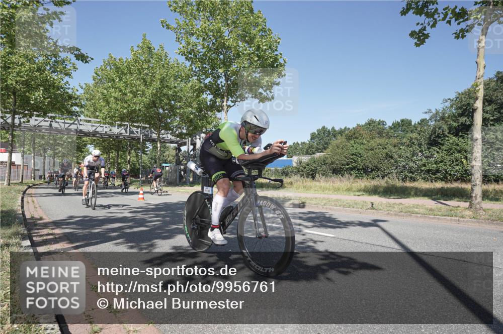 09.08.2026 - GEWOBA Citytriathlon Bremen Michael Burmester http://msf.ph/oto/9956761 09.08.2026 12:51:32 Radfahren 560, 562, 595, 756, 787, 880, 909, 914, 1019, 1110, 1155 meine-sportfotos.de
