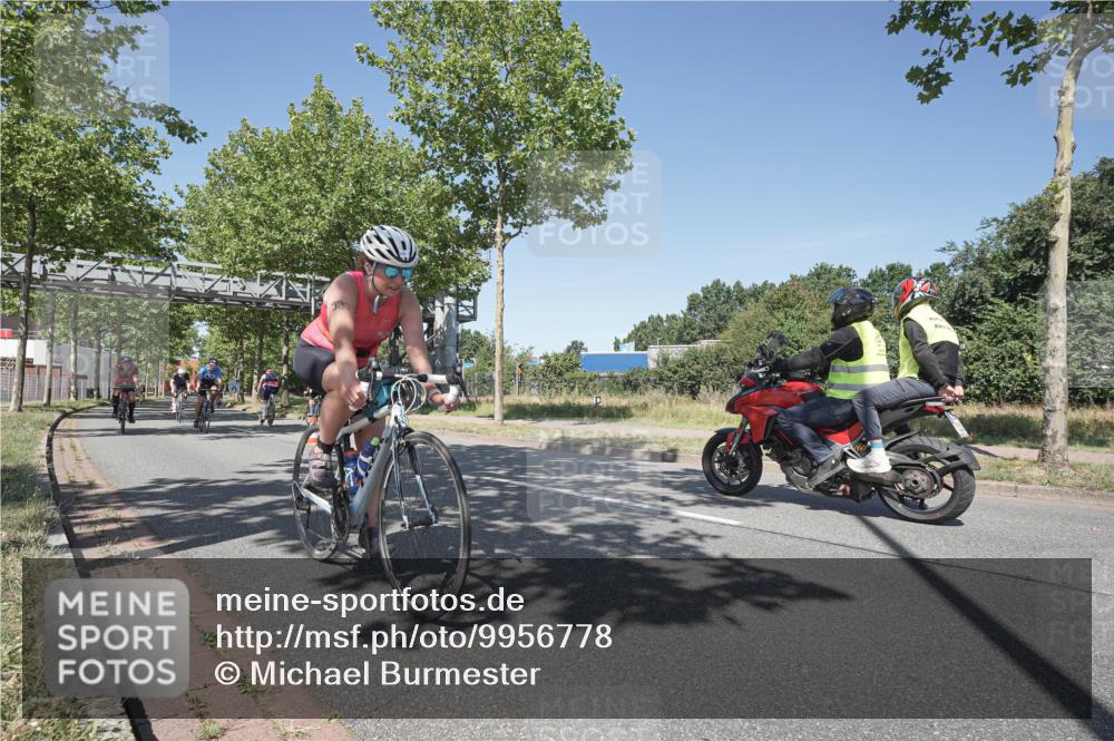 09.08.2026 - GEWOBA Citytriathlon Bremen Michael Burmester http://msf.ph/oto/9956778 09.08.2026 12:51:56 Radfahren 545, 582, 615, 820, 867, 990, 1013, 1143 meine-sportfotos.de