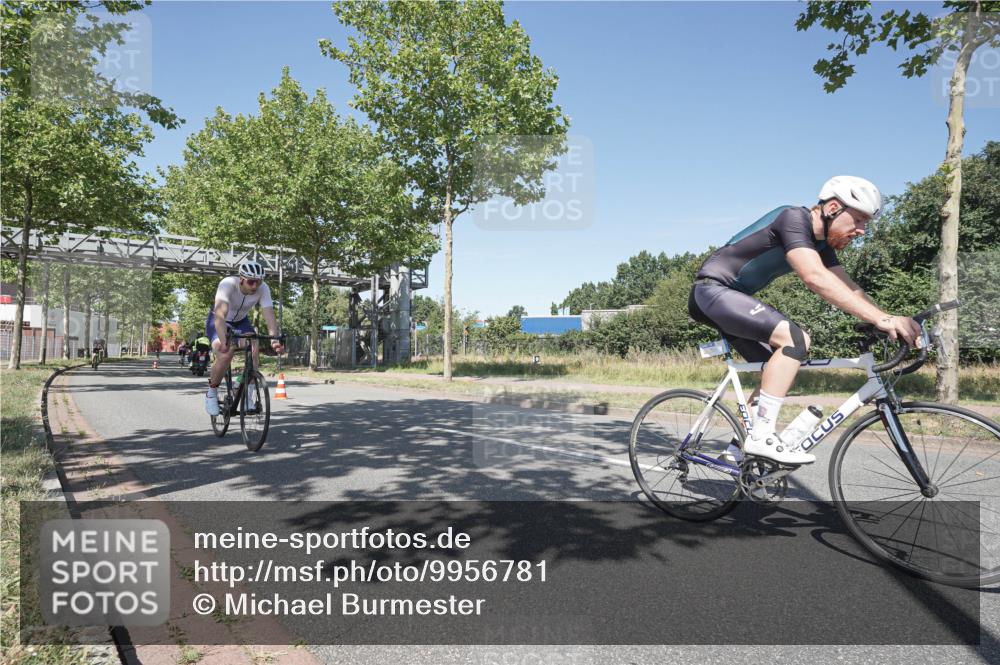 09.08.2026 - GEWOBA Citytriathlon Bremen Michael Burmester http://msf.ph/oto/9956781 09.08.2026 12:51:58 Radfahren 545, 582, 615, 820, 867, 990, 1013 meine-sportfotos.de