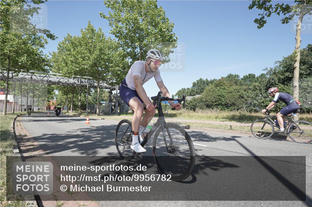 09.08.2026 - GEWOBA Citytriathlon Bremen Michael Burmester http://msf.ph/oto/9956782 09.08.2026 12:51:59 Radfahren 545, 582, 615, 717, 820, 867, 990, 1013 meine-sportfotos.de