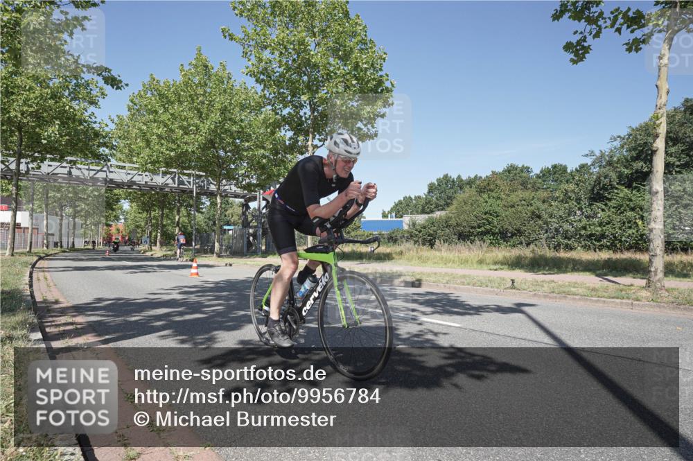 09.08.2026 - GEWOBA Citytriathlon Bremen Michael Burmester http://msf.ph/oto/9956784 09.08.2026 12:52:01 Radfahren 545, 582, 615, 717, 820, 867, 990 meine-sportfotos.de