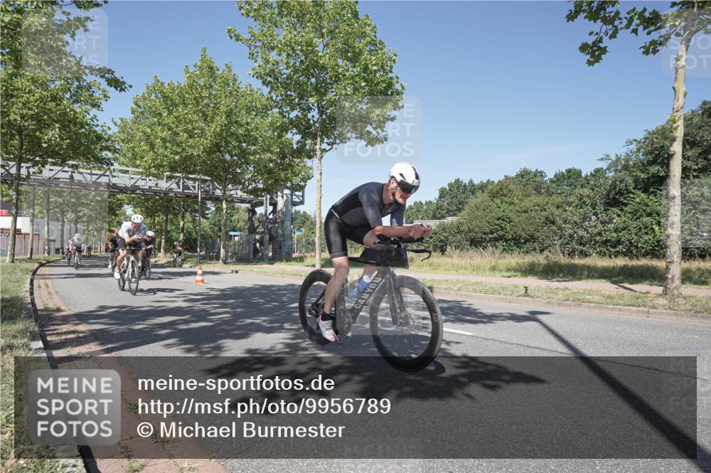 09.08.2026 - GEWOBA Citytriathlon Bremen Michael Burmester http://msf.ph/oto/9956789 09.08.2026 12:52:14 Radfahren 679, 682, 717, 750, 820, 826, 979, 1130 meine-sportfotos.de