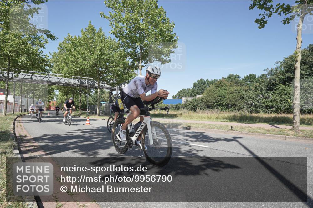 09.08.2026 - GEWOBA Citytriathlon Bremen Michael Burmester http://msf.ph/oto/9956790 09.08.2026 12:52:15 Radfahren 679, 682, 717, 750, 820, 826, 979, 1130 meine-sportfotos.de
