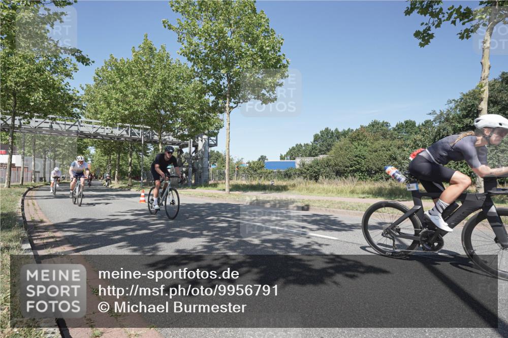 09.08.2026 - GEWOBA Citytriathlon Bremen Michael Burmester http://msf.ph/oto/9956791 09.08.2026 12:52:15 Radfahren 679, 682, 717, 750, 820, 826, 979, 1130 meine-sportfotos.de