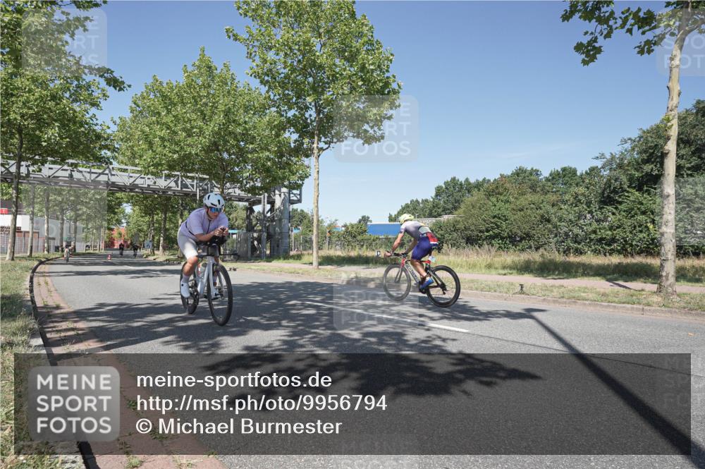 09.08.2026 - GEWOBA Citytriathlon Bremen Michael Burmester http://msf.ph/oto/9956794 09.08.2026 12:52:17 Radfahren 679, 682, 717, 750, 826, 979, 1130 meine-sportfotos.de