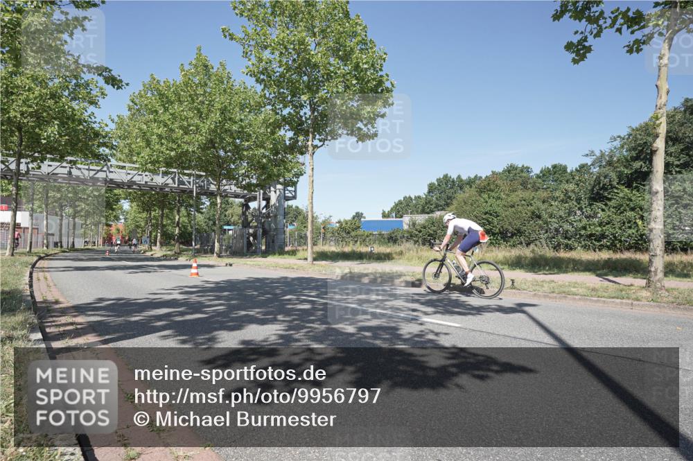 09.08.2026 - GEWOBA Citytriathlon Bremen Michael Burmester http://msf.ph/oto/9956797 09.08.2026 12:52:23 Radfahren 679, 682, 750, 826, 979, 1130 meine-sportfotos.de