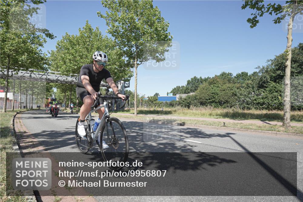 09.08.2026 - GEWOBA Citytriathlon Bremen Michael Burmester http://msf.ph/oto/9956807 09.08.2026 12:52:42 Radfahren 598, 611, 636, 655, 716, 726, 739, 778, 807, 1009 meine-sportfotos.de