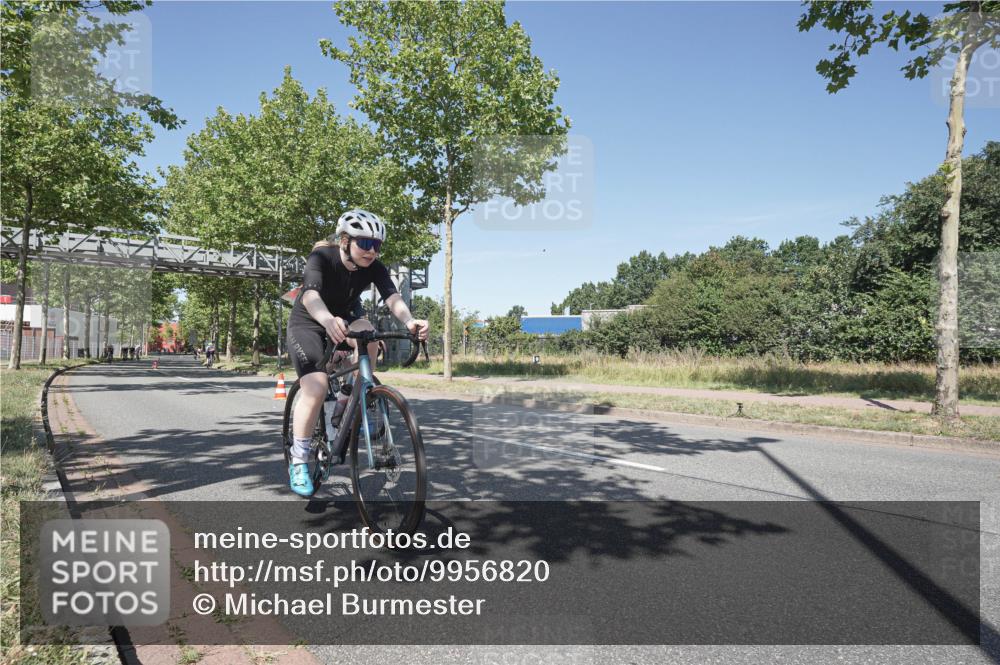 09.08.2026 - GEWOBA Citytriathlon Bremen Michael Burmester http://msf.ph/oto/9956820 09.08.2026 12:53:02 Radfahren 555, 598, 600, 604, 748, 855, 920, 921, 1129 meine-sportfotos.de