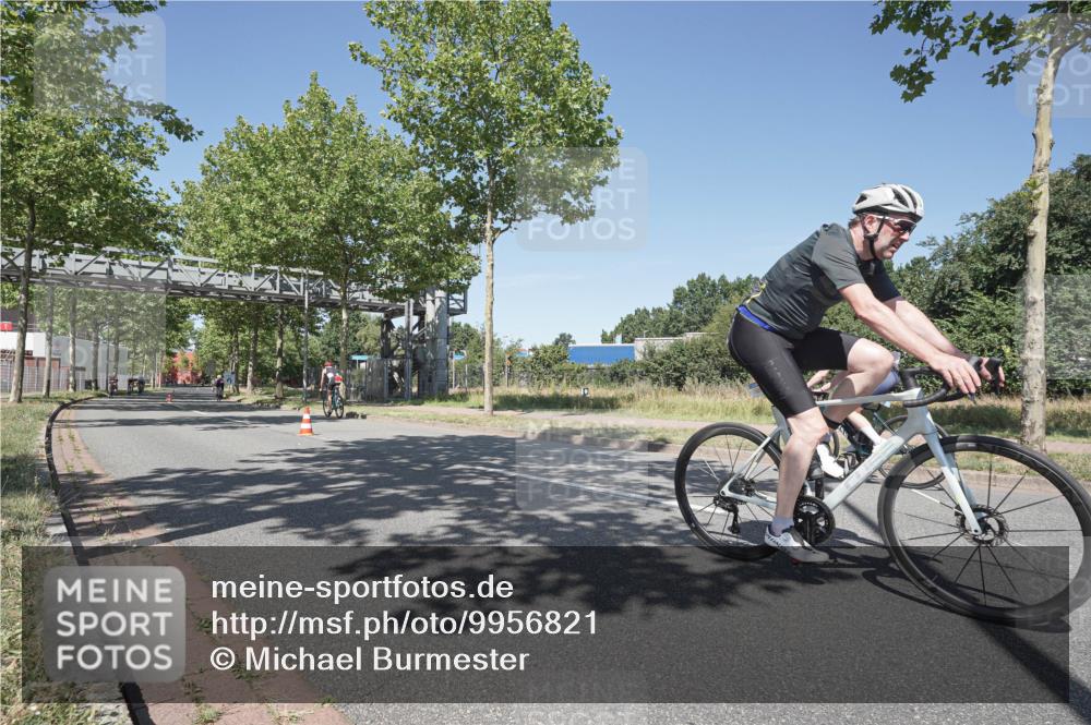 09.08.2026 - GEWOBA Citytriathlon Bremen Michael Burmester http://msf.ph/oto/9956821 09.08.2026 12:53:03 Radfahren 555, 600, 604, 748, 855, 920, 921, 1129 meine-sportfotos.de