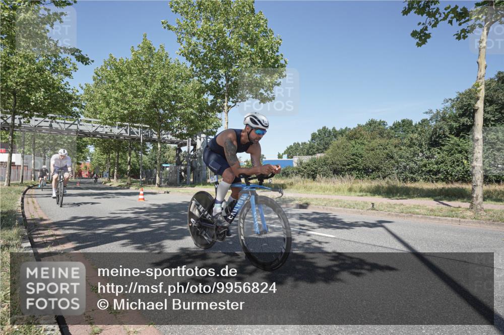 09.08.2026 - GEWOBA Citytriathlon Bremen Michael Burmester http://msf.ph/oto/9956824 09.08.2026 12:53:08 Radfahren 555, 600, 604, 748, 855, 920, 921, 1129 meine-sportfotos.de